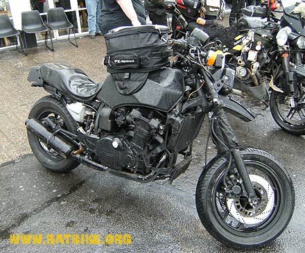 Kawasaki GPz 750 Survival Bike