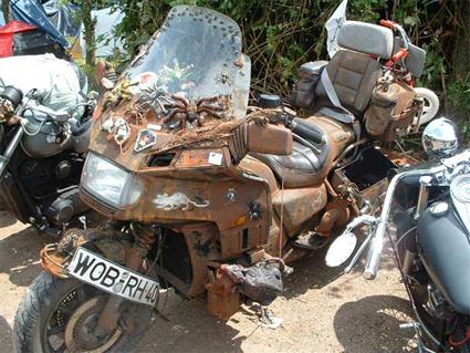 rusty honda motorcycle