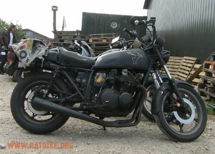 matte black suzuki motorcycle