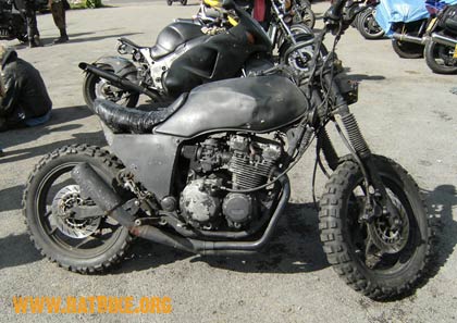 matte black yamaha motor cycle