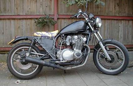 Suzuki GS750 side view