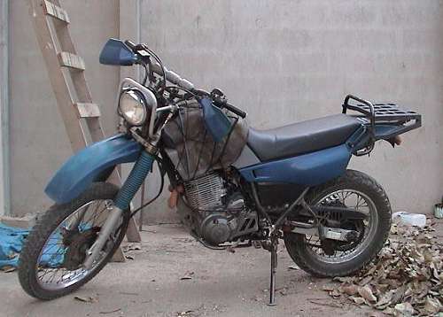 Blue Yamaha XT600E