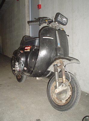 vespa scoot from the fron