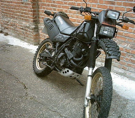 Suzuki DR600 Survival Bike