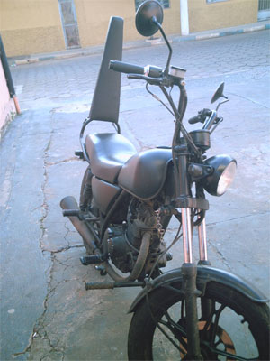 frontal view of suzuki ratbike