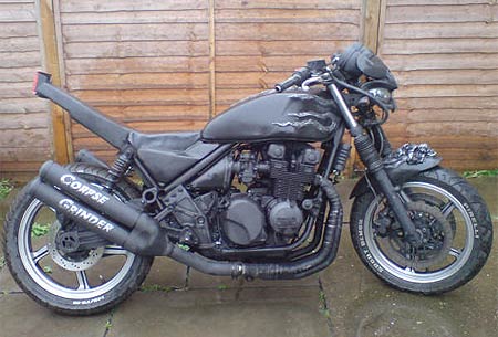 Kawaski ZX400 with twin exhaust