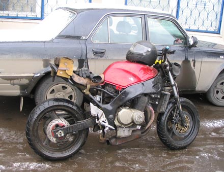 Suzuki RF400 in Russia